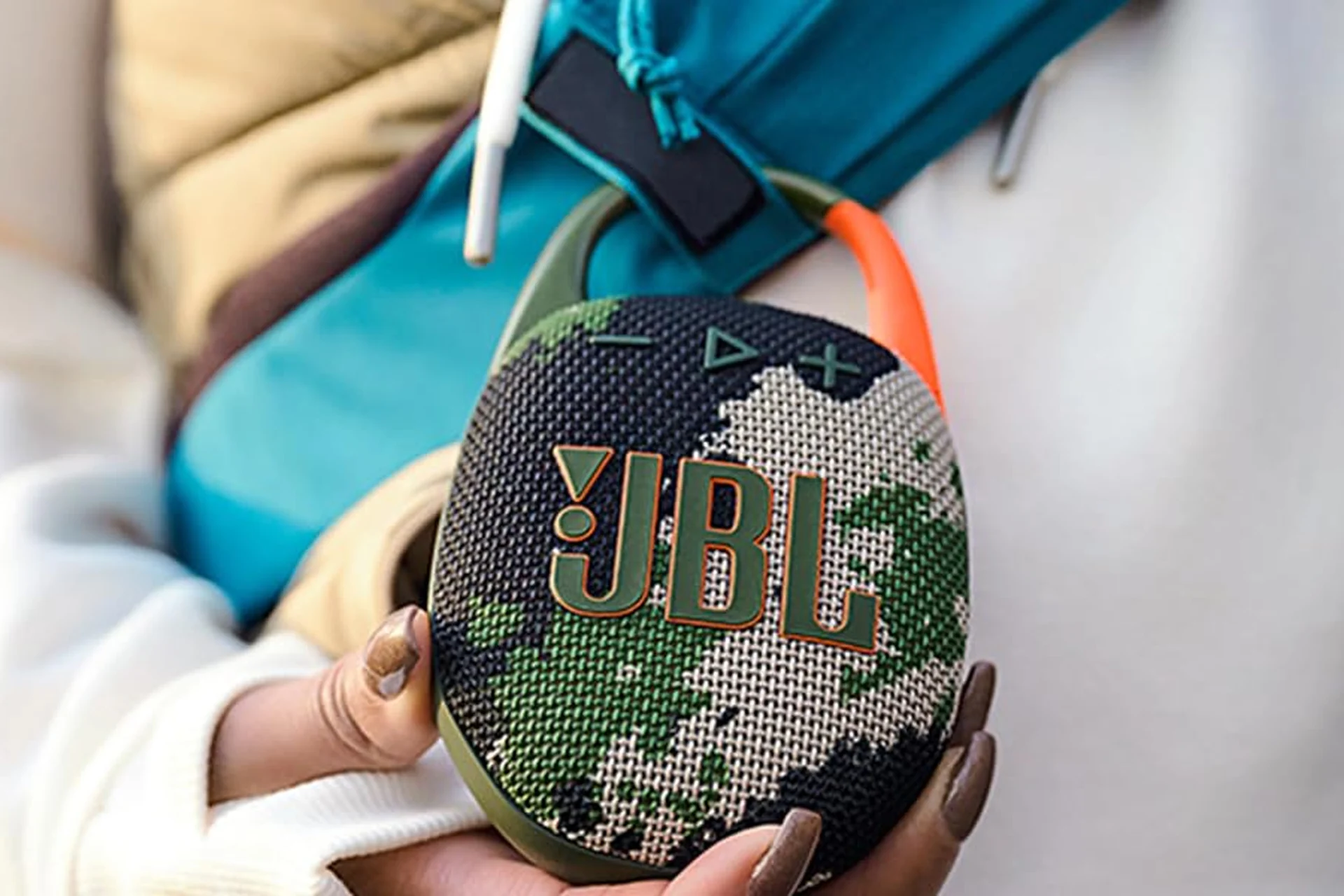 JBL ने Clip 5 स्पीकर की कीमतों में तोड़ा नियम, क्रिसमस डील में लगभग मुफ्त दे रहा