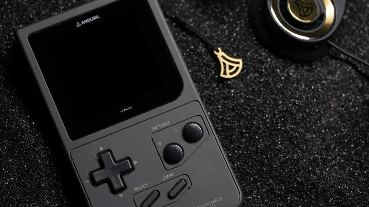 ModRetro ने लॉन्च किया हैंडहेल्ड, Attack Drones जैसी मेटल से बना